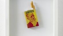 WÜTHRICH Peter (CH), Mr. Bloom’s Zigaretten oder Literary Smoke“, 2016 Buchcover auf Zigaretten, 25x25cm gerahmt