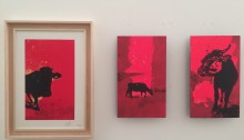 MONNIER Yves, Les Vaches de Mr Yoshisawa 40x24x3cm Techniques mixtes : béton, feuille d’or, vitrificateur, peinture à carrosserie, peinture de marquage, bitume.2017