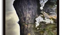 GROSJEAN Francis La falaise tirage sur Dibond 80x60cm caisse américaine noire