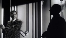 VASSAL Éric, Dagyde d'après Gilda 1946, Photographie et épingles sous cadre vitrine de 42 x 52,5 cm
